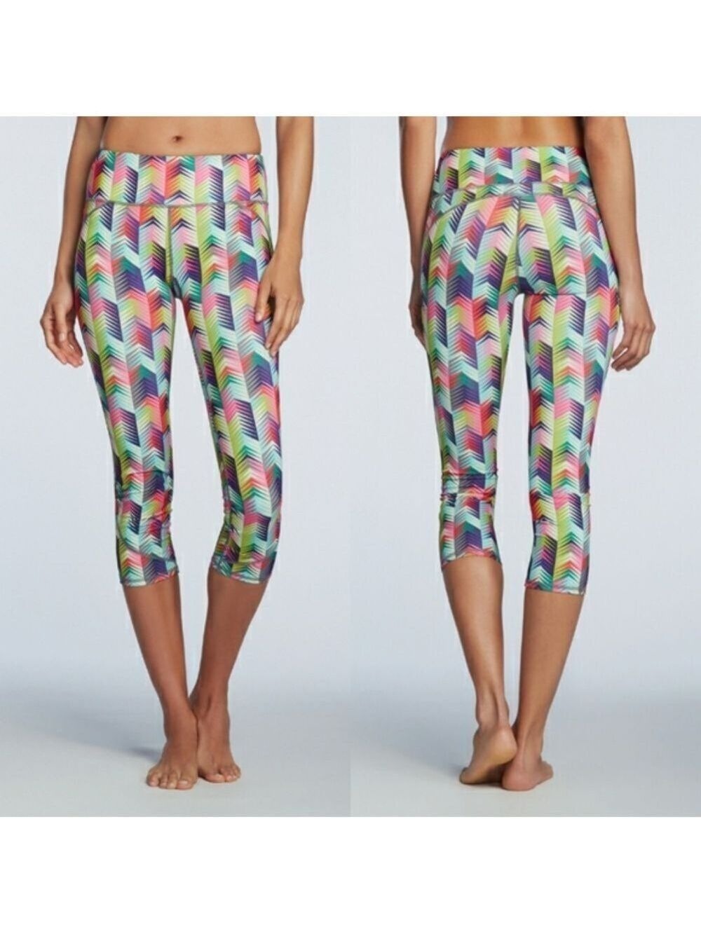 NEW Fabletics Lima Capri in High Intensity Print🌈